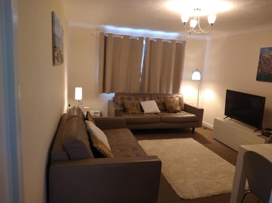 The Firs - Apartment Next To Beach & Forest - Pets Are Free Barton on Sea Exterior foto